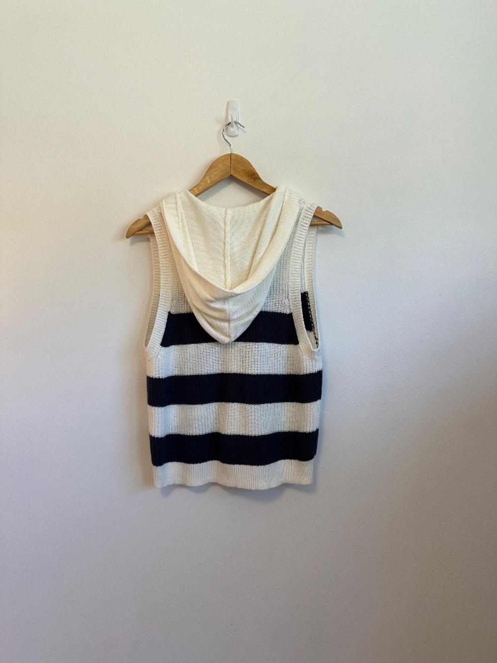 Central Park West NWT Sleeveless Hooded Stripe Button Front Sweater | Size Large - Picture 4 of 7